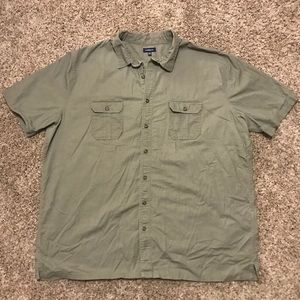 Men’s short-sleeved button-up, size 3XLT